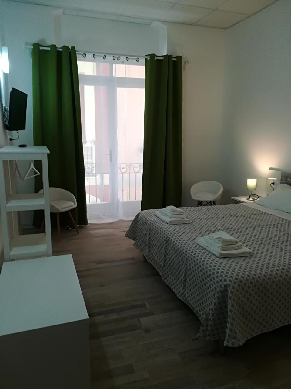 Bed and Breakfast B.House à Cagliari Extérieur photo