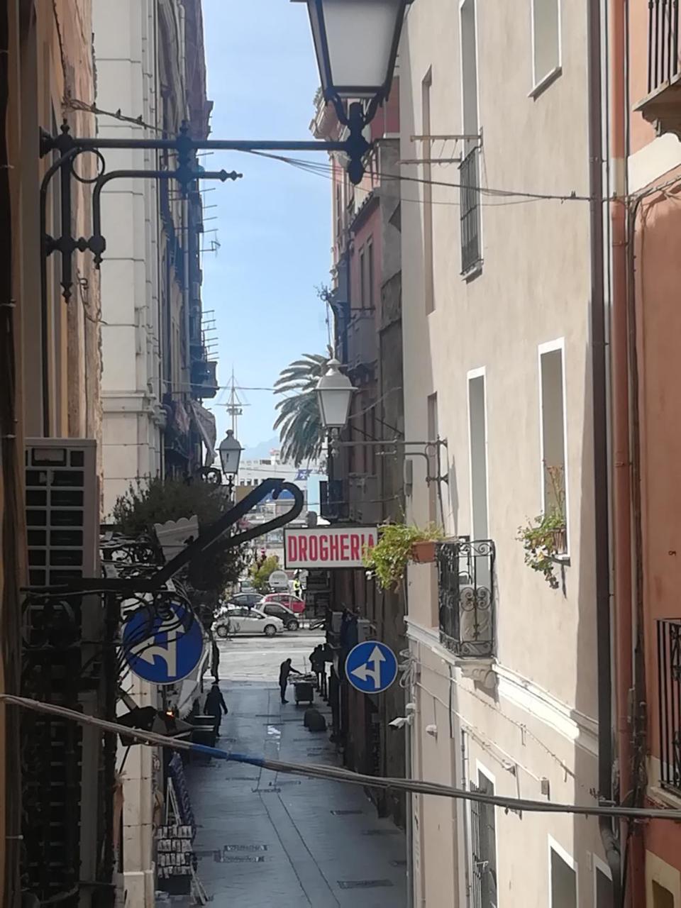 Bed and Breakfast B.House à Cagliari Extérieur photo
